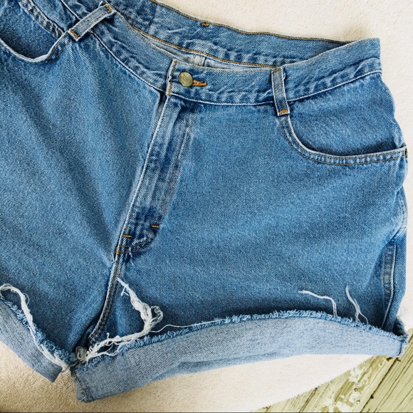 Vintage Pants - 💐 VINTAGE HIGHWAISTED DENIM SHORTS 💐